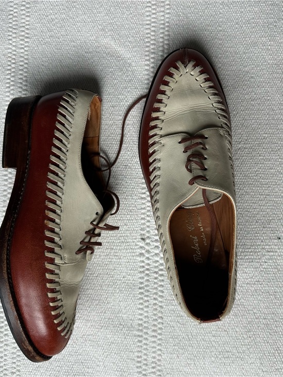 Robert Clergerie Shoes - Robert Clergerie Two-Tone Leather Women’s Lace-Up Shoes - Cream & Brown